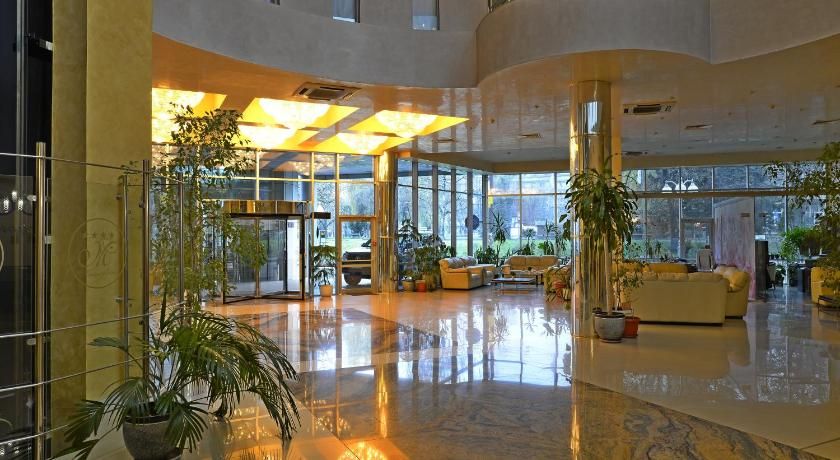 Merian Palace Hotel thumbnail 2