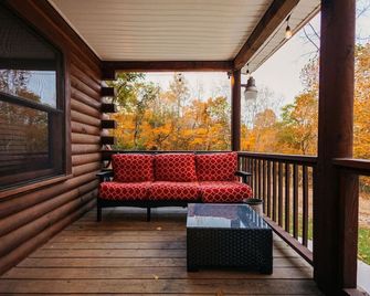 Log Haus- Cabin in Amish Country - Danville - Balcony