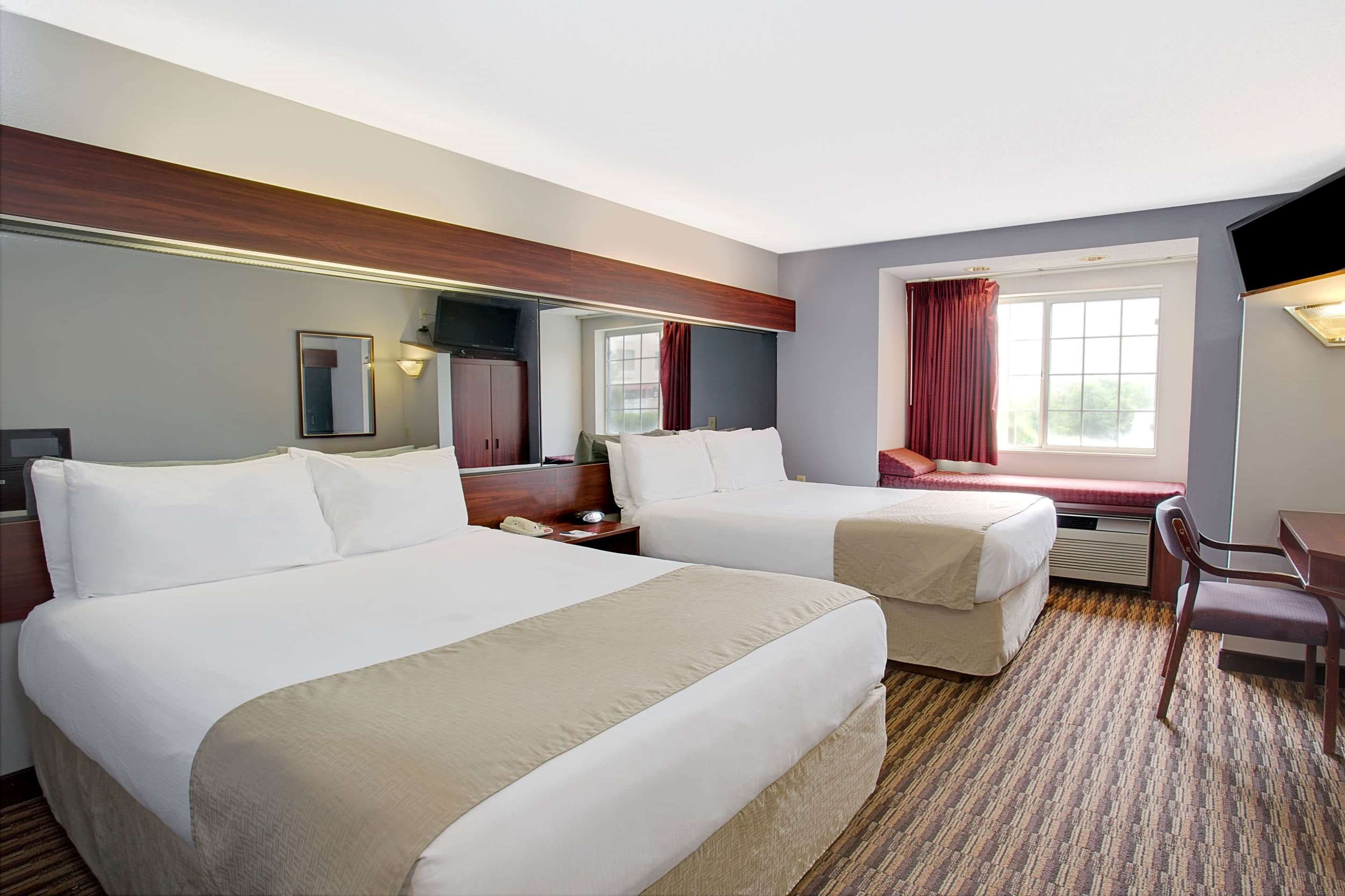 Microtel Inn & Suites by Wyndham Murfreesboro - Murfreesboro - Bedroom