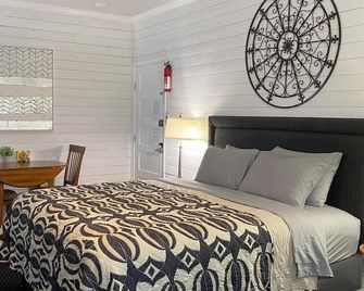 Discover Wimberley charm from your upstairs cozy studio - Wimberley - Спальня
