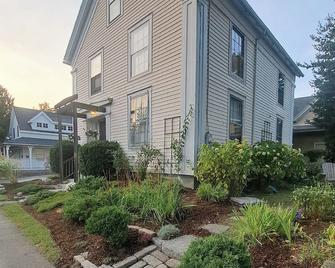 Rockland is the arts capital of Mid Coast Maine! STR 25-14 - Rockland - Building