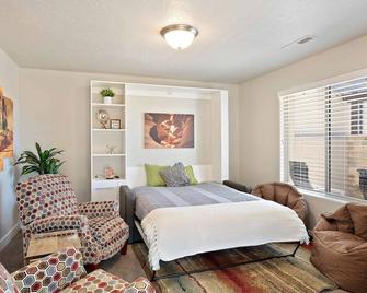 Desert Haven - Ivins - Bedroom