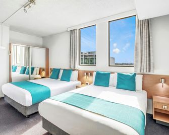 Metro Hotel Miranda - Sydney - Bedroom
