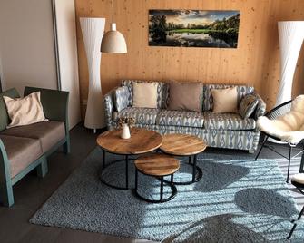 Barrierefreie Ferienwohnungen am Wasserturm Landau - Südpfalz - Landau in der Pfalz - Wohnzimmer