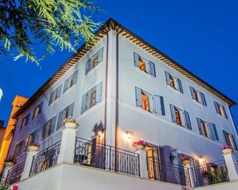 Villa Cappelletti - Serravalle di Chienti - Edificio