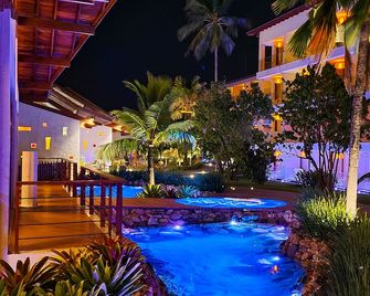 ذا ويستين بورتو دي جالينهاس، آن أامل إن كلسيف ريزورت - بورتو دي جاليناس - حوض السباحة