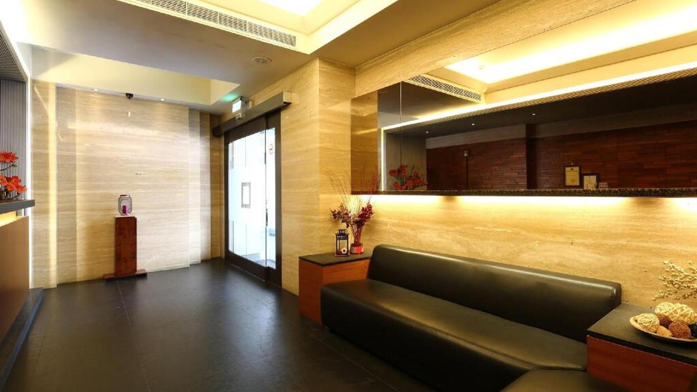 Royal Garden Hotel
