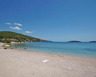 3 bedroom gorgeous apartment in Blato - Blato - Пляж