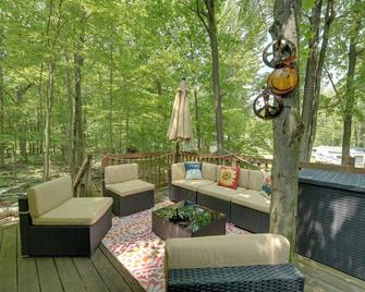 Lake Michigan Gem Less Than Half Miles to Private Beach! - Mears - Patio
