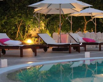 Hotel Belvedere - Caserta - Havuz