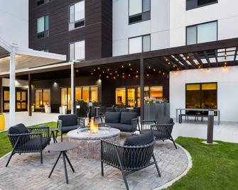 TownePlace Suites by Marriott Millbrook Prattville - Millbrook - Innenhof