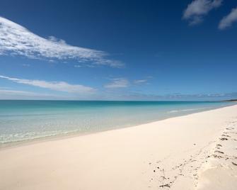 Oceanfront Paradise Awaits At Sundance Beach House - Rocker's - Playa