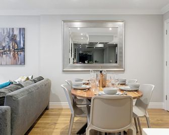 Luxury Duplex In New Development - London - Dining room