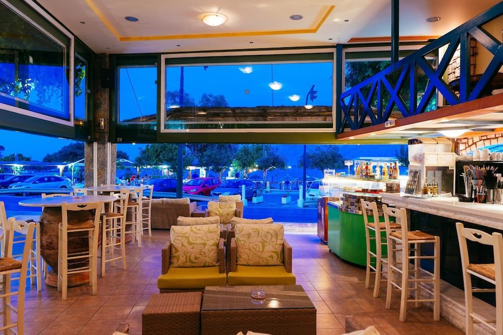 أمودارا بيتش هوتل آند أبارتمنتس