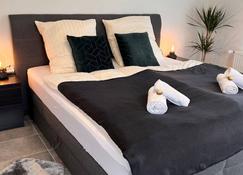 Lux Business Apartments - Weil am Rhein - Bedroom