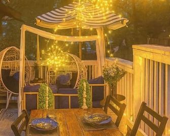 Cottage Tree House B&B - Hopkins - Innenhof