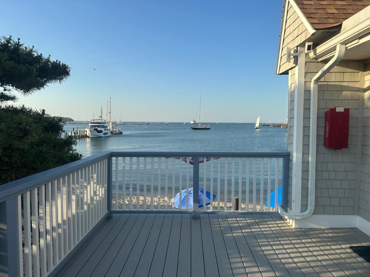 Vineyard Harbor Motel