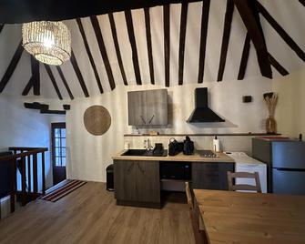 Chateau De La Mothe - Gite Guillaume De Beaujeu - Vicq - Cocina