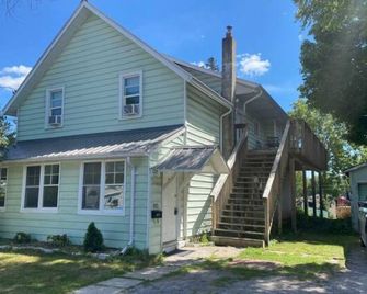 Water street in main floor - Napanee - Budova