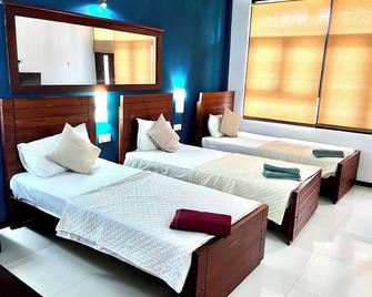 Subhas Tourist Hotel - Jaffna - Schlafzimmer