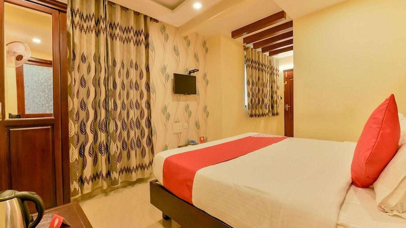 OYO 8214 Malabar Plaza Residency 1