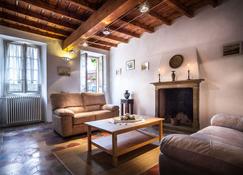 Vecchio Borgo - Torno - Living room