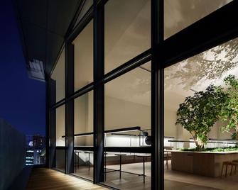 9h nine hours Hakata station - Fukuoka - Balcony