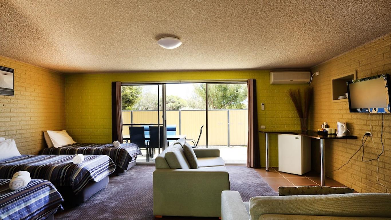 لانسلين ساندز هوتل