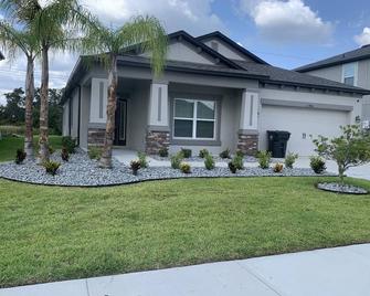 Luxurious Tampa Bay Area Home in Serene Community! - Riverview - Building