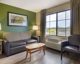 Extended Stay America Suites - Melbourne - Airport - Melbourne - Oturma odası
