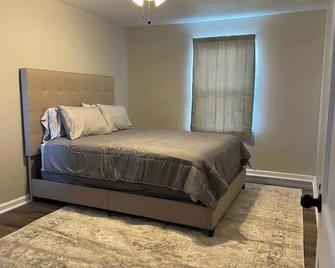 Spacious Remodeled 1 Bed1 Bath, Awesome - Sidney - Ložnice