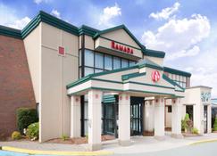 Ramada by Wyndham St. John's - St. John's - Gebouw