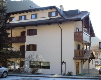 Garni Festil - קאמפיטלו די פאסה - בניין