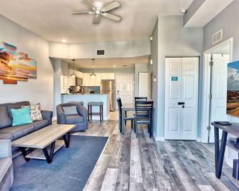 Madeira Bay Resort I 1502 - Saint Pete Beach - Living room