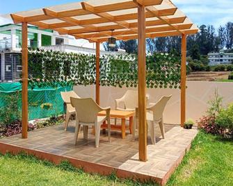 Rose Garden Enclave for Families & Executives - Ooty - Patio