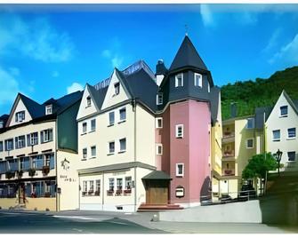 Hotel zur Post - Bernkastel-Kues - Building