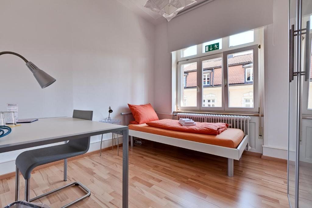 بنزيون زيبن داس أندير هوتل