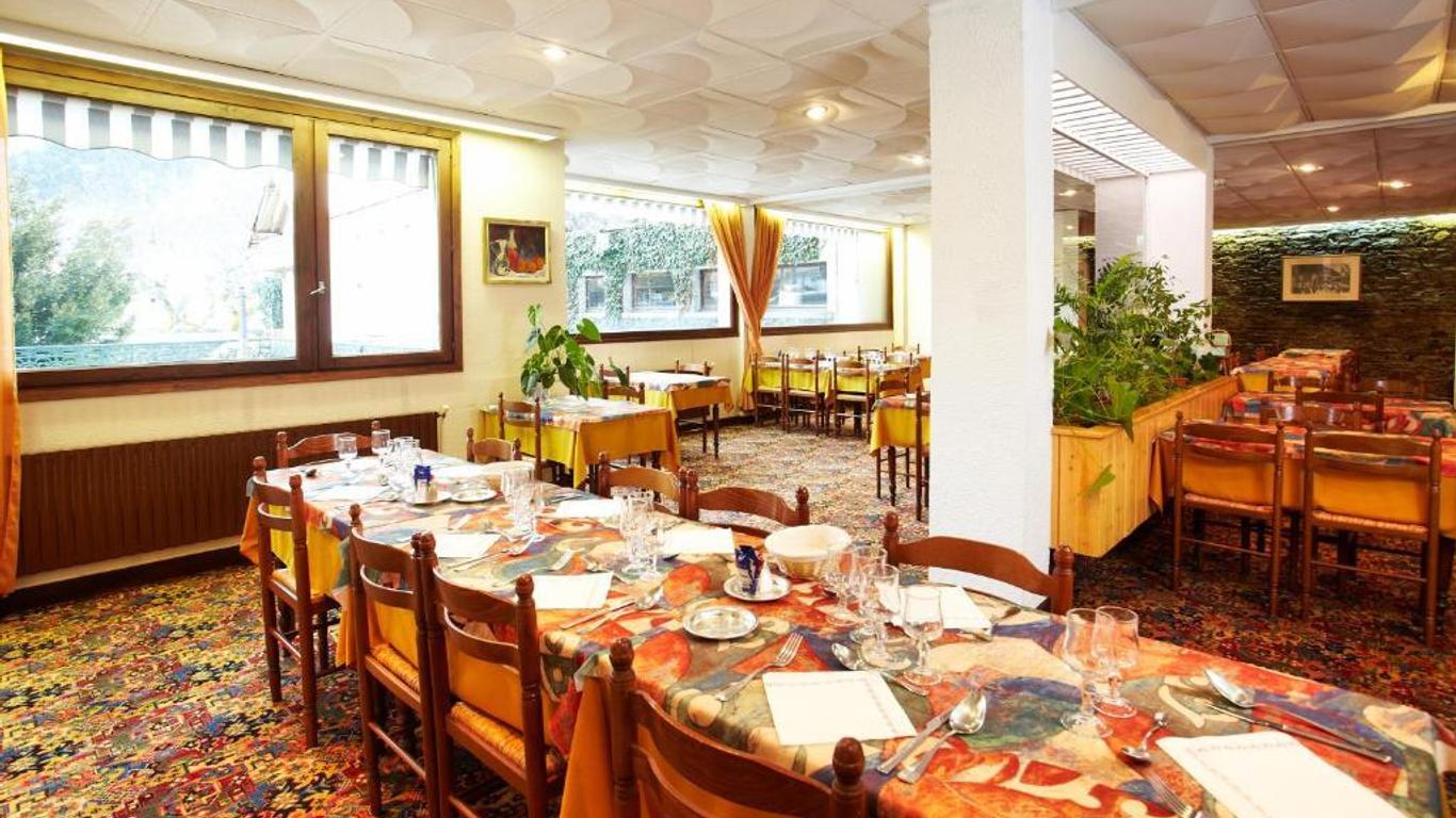 Hotel De Paris