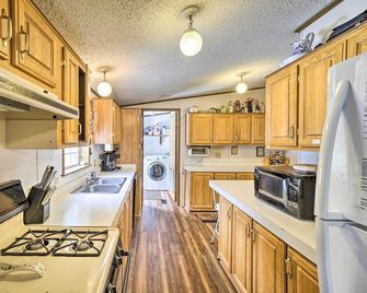 Rustic Family Home + Acreage ~ 20 Mi Hocking Hills - Lancaster - Kuchyň