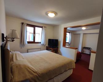 Cumbres Hotel - El Bolsón - Bedroom
