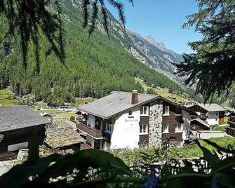 Holiday House Laerchenheim - Saas-Balen