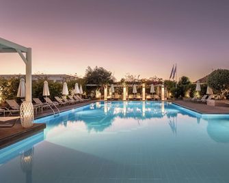 Nissia Kamares - Kardamena - Pool