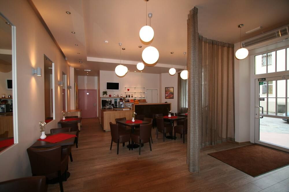 هوتل إيدفاردز