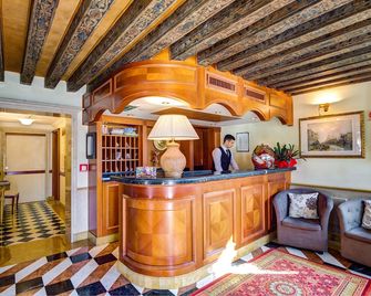 فندق أنتيشه فيغوره - البندقية - أفضل طعام