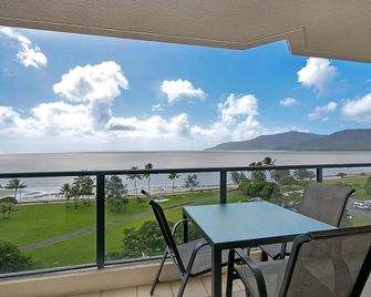 181 ذا إسبلاناد - كايرنس - شرفة