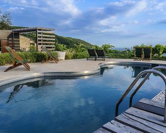 Villa Balis Crema Verona Hills - Греццана - Басейн