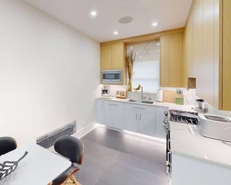 Newly renovated 2-bedroom in Sheepshead Bay, Brooklyn - Brooklyn - Kuchnia