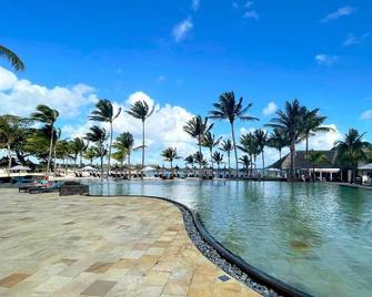 Luxury Villa with Private Beach Access - Centre de Flacq - Pool