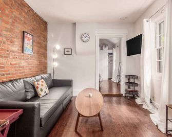 Cute German Village Lilhauscity Parkpetsok - Columbus - Living room