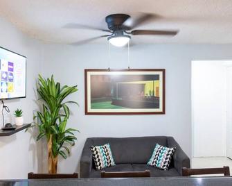 Comfortable modern apartment conveniently located for shopping and dining. - Tuxtla Gutiérrez - Living room